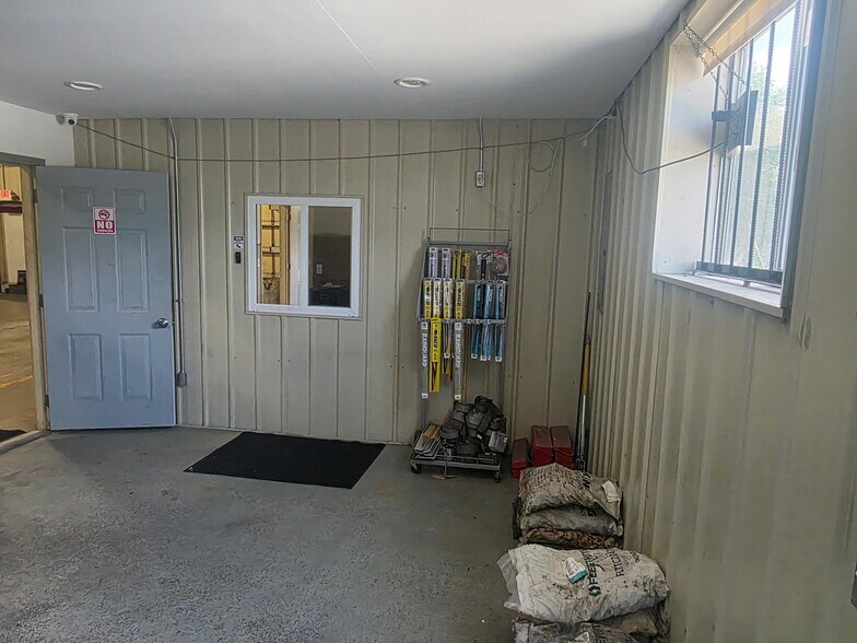 More Photos Of 100 Star Connection Dr, Wright City Warehouse For Sale