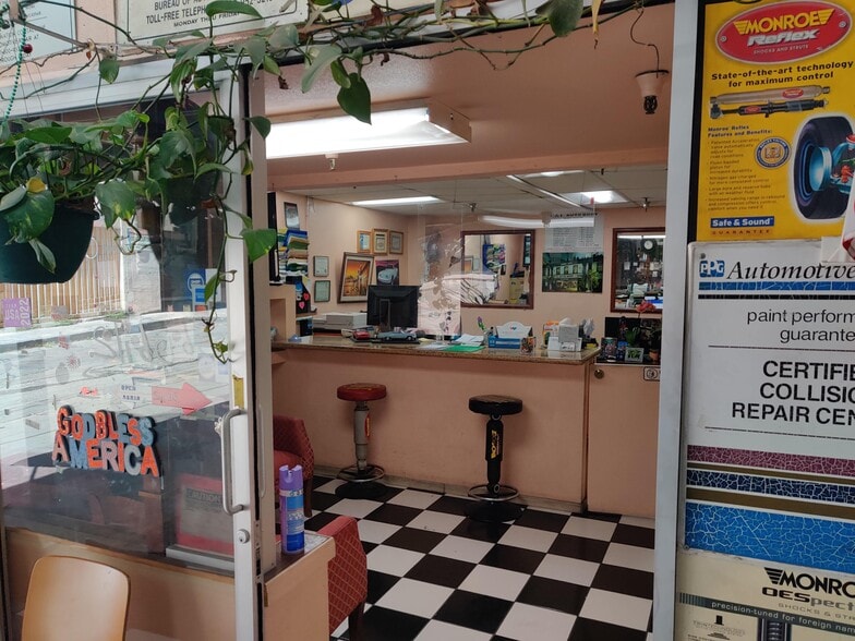 More Photos Of 715 Witmer St, Los Angeles Auto Repair For Sale