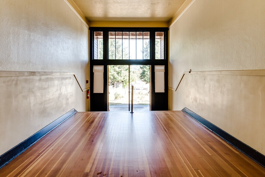 More Photos Of 80304 Old Lorane Hwy, Eugene Lodge Meeting Hall For Sale