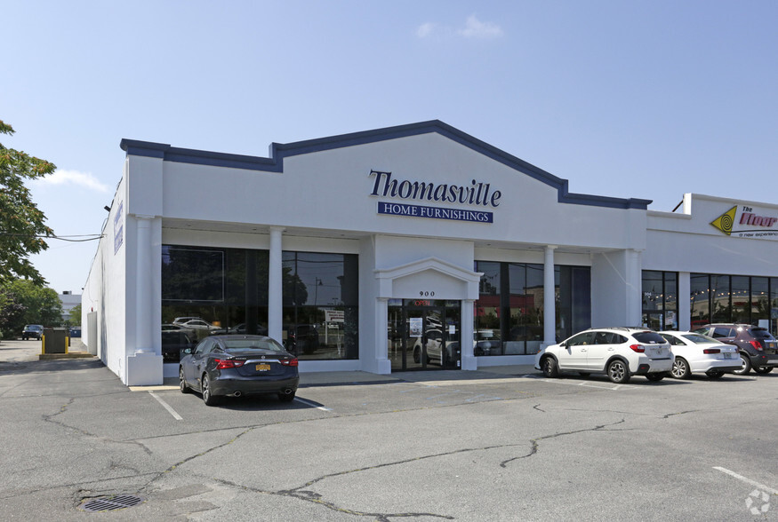 Primary Photo Of 900 Broadhollow Rd, Farmingdale Freestanding For Lease