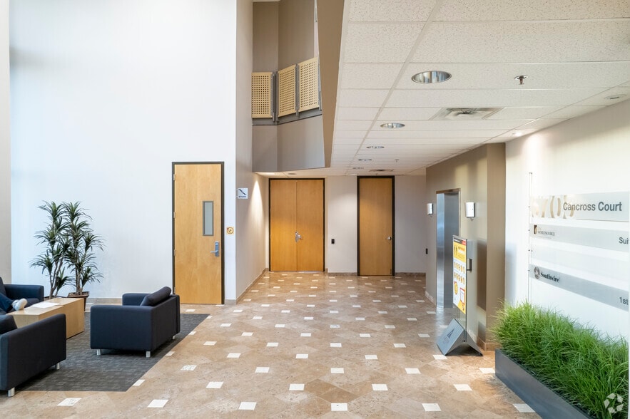 More Photos Of 5705 Cancross Ct, Mississauga Office For Sale