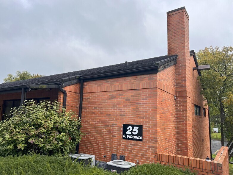 More Photos Of 25 S Virginia St, Crystal Lake Office For Sale