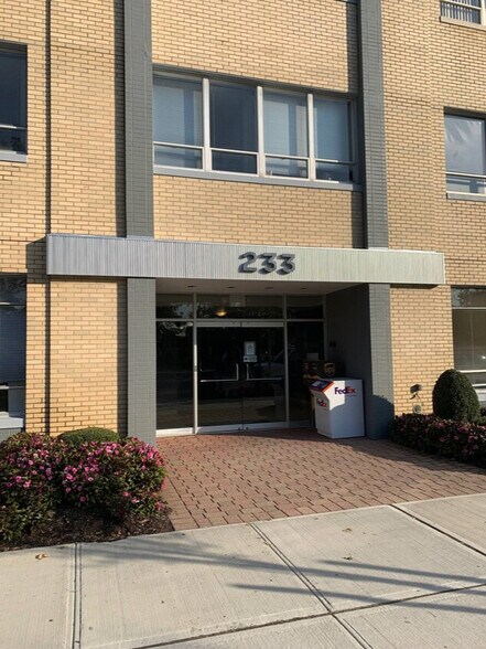 More Photos Of 233 7th St, Garden City Medical For Lease