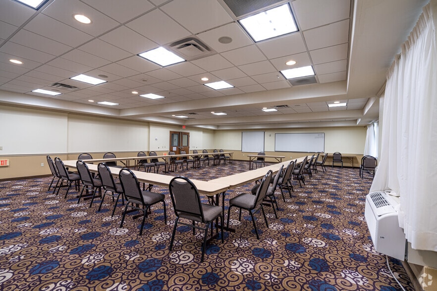 More Photos Of 908 W G St, La Porte Hotel For Sale