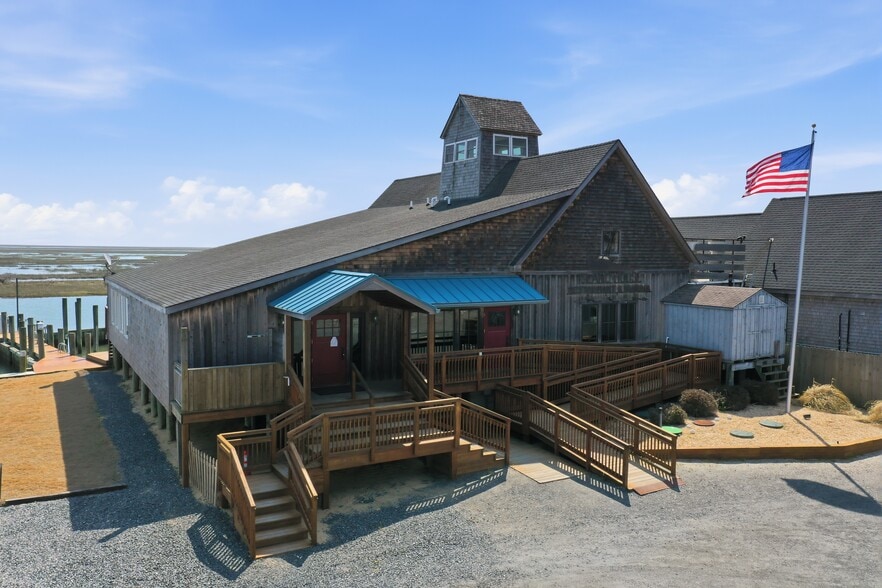 More Photos Of 17 Atlantic Ave, Wachapreague Restaurant For Sale