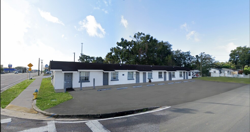 Primary Photo Of 9718 N Nebraska Ave, Tampa Apartments For Sale