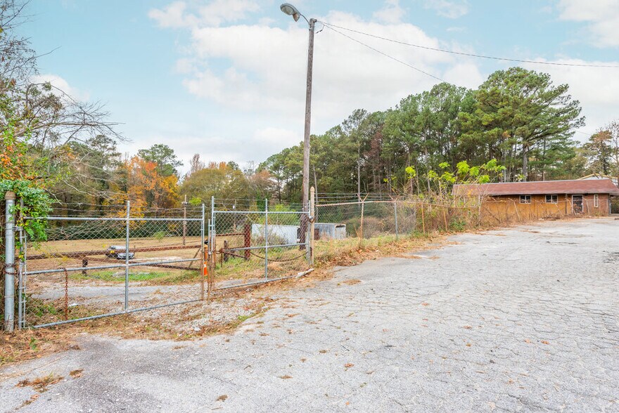 More Photos Of 2680 Martin Luther King Jr Dr SW, Atlanta Land For Sale