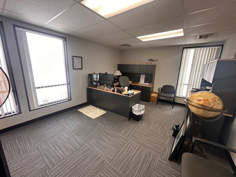 More Photos Of 5171 Plainfield Ave NE, Grand Rapids Medical For Sale