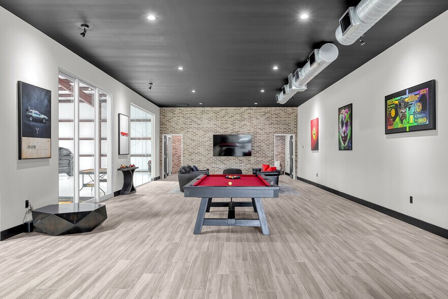 More Photos Of 21255 Blair Rd, Conroe Warehouse For Sale