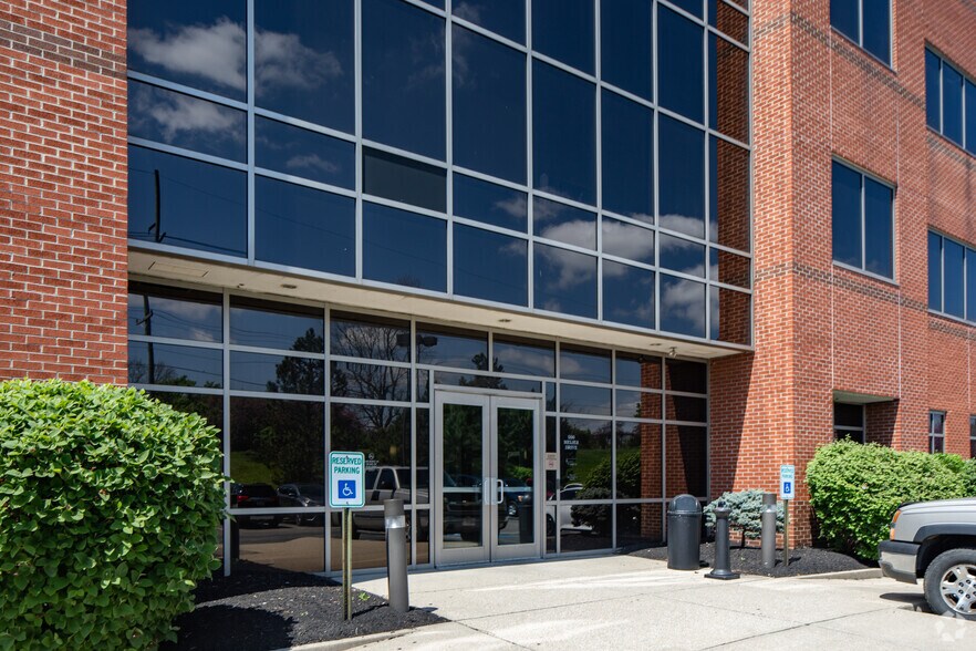 More Photos Of 500 Meijer Dr, Florence Office For Lease
