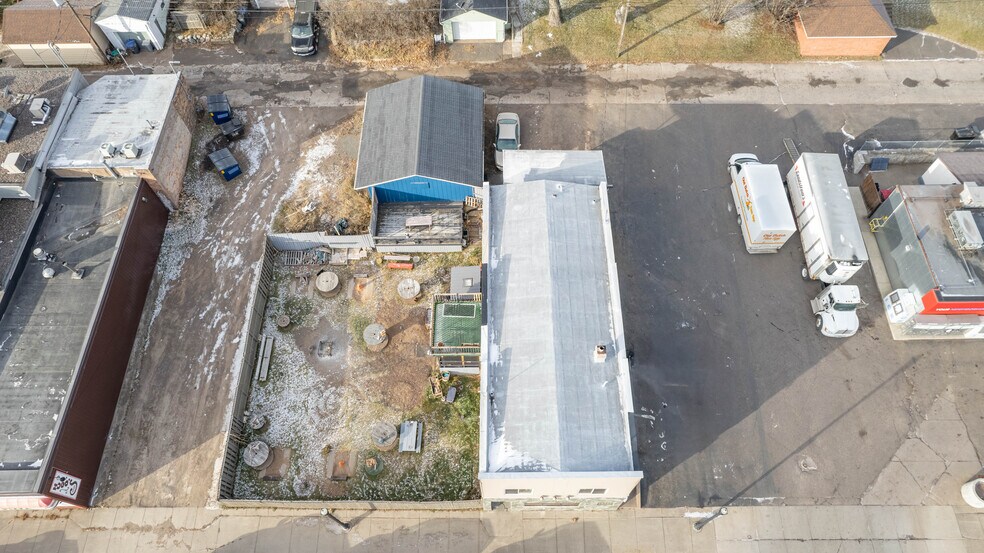 More Photos Of 1321 Commonwealth Ave, Duluth Storefront For Sale