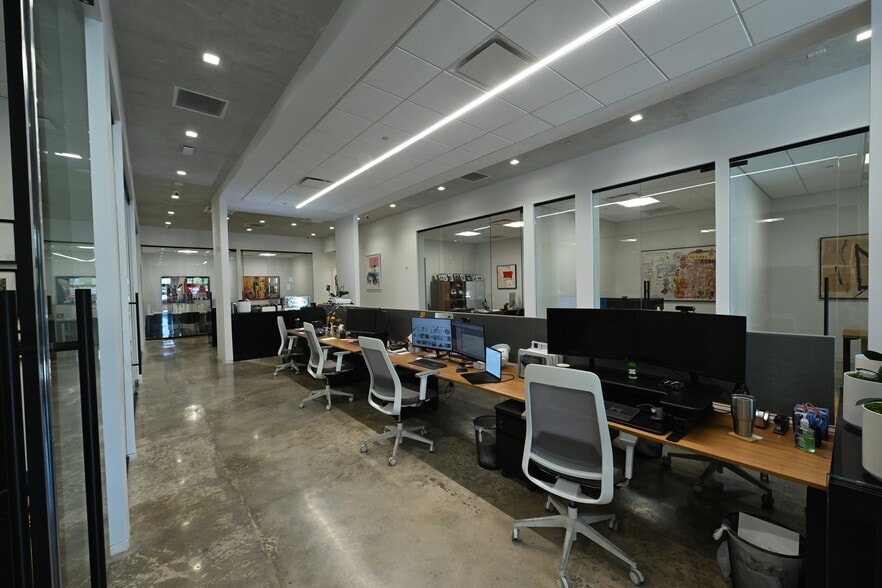 More Photos Of 2319 N Miami Ave, Miami Office For Lease