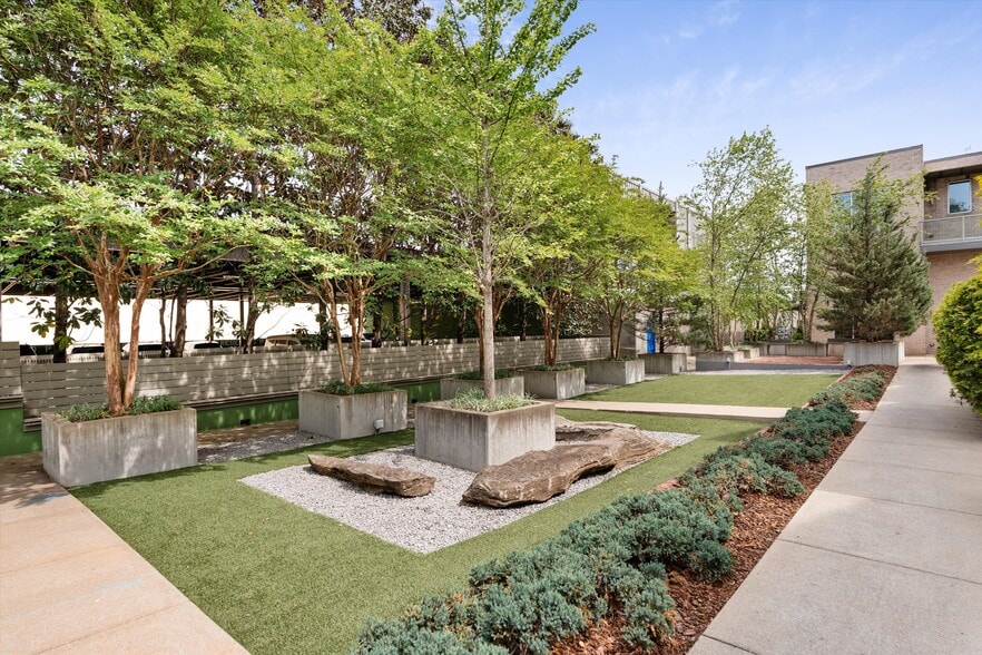 More Photos Of 1200 4th Ave N, Nashville Storefront Retail Residential For Lease