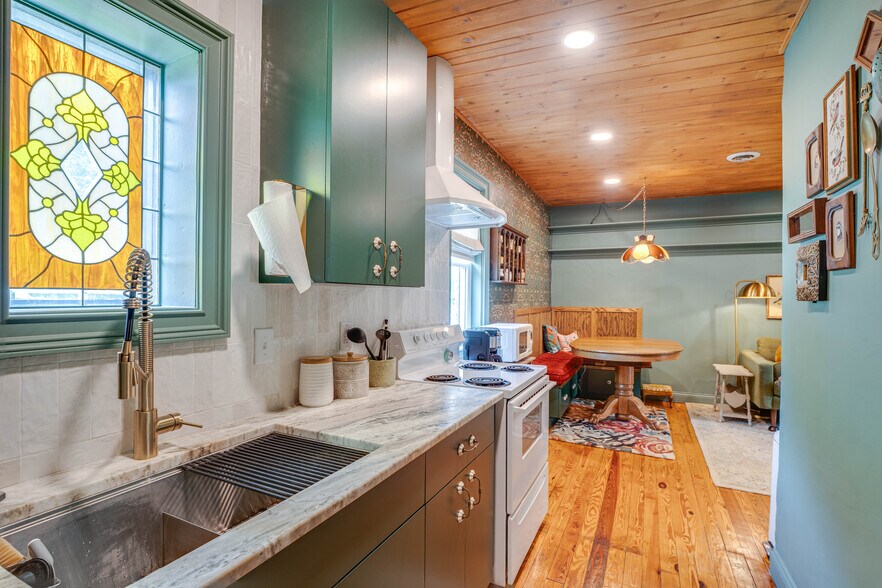 More Photos Of 4301 Washington Pike, Knoxville Office Residential For Sale