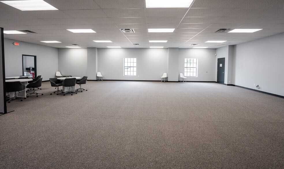 More Photos Of 1120 Toro Grande, Cedar Park Light Distribution For Sale