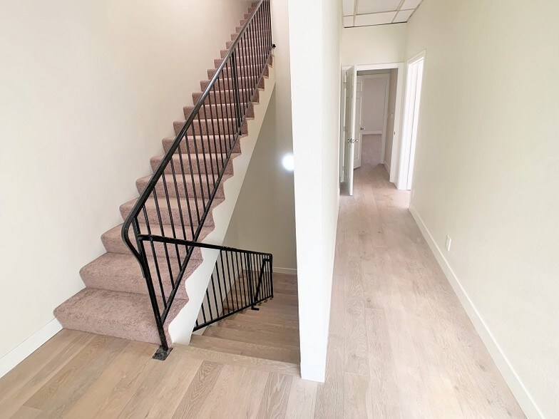 More Photos Of 935 N Vignes St, Los Angeles Auto Dealership For Lease