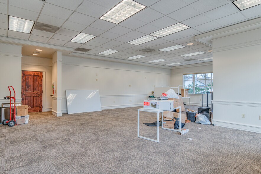More Photos Of 345 SE 3rd St, Bend Office For Sale