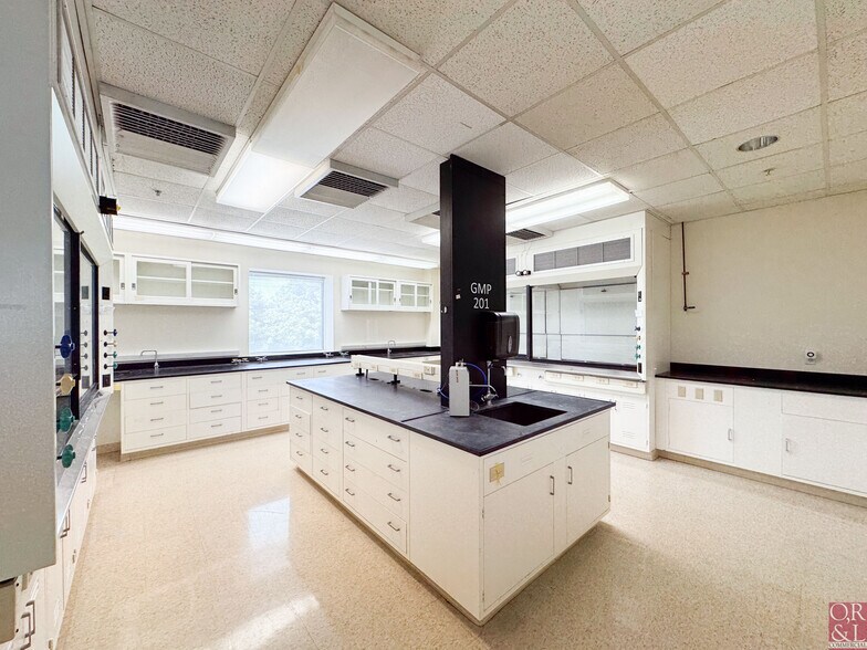 More Photos Of 35 NE Industrial Rd, Branford Research And Development For Lease