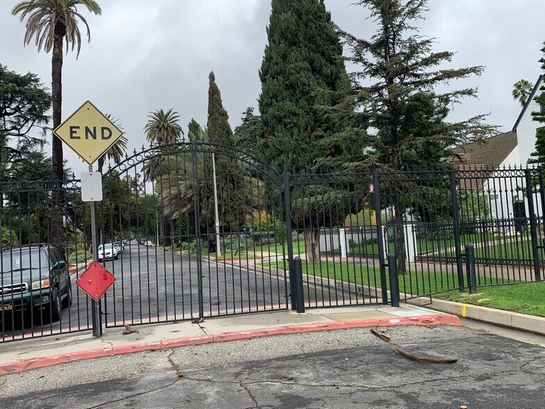 More Photos Of 1826 Wellington Rd, Los Angeles Specialty For Sale