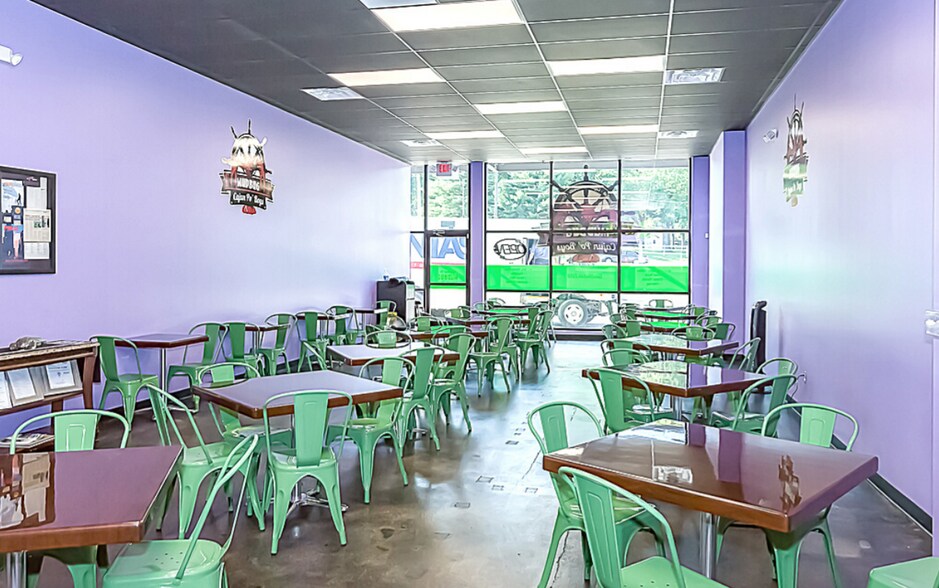 More Photos Of 3510-3526 NE Vivion Rd, Kansas City Unknown For Lease