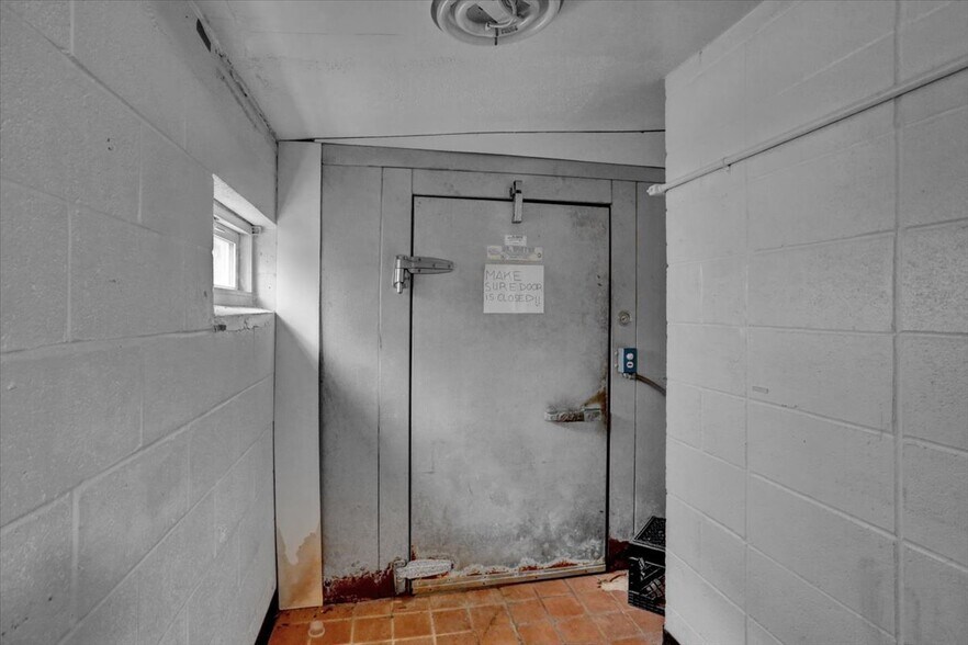 More Photos Of 16 Columbia Ave, Reading Restaurant For Sale