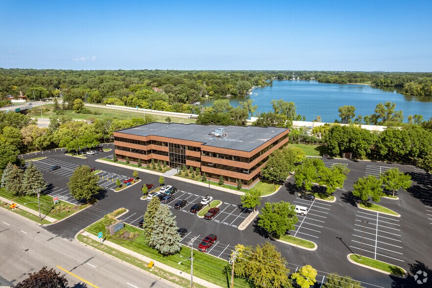 More Photos Of 900 Long Lake Rd, New Brighton Office For Sale