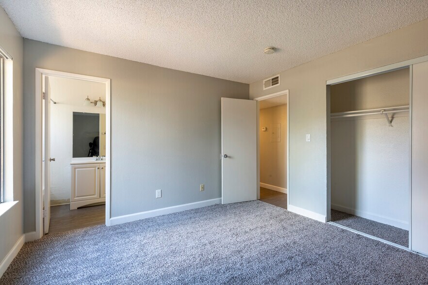 More Photos Of 2330 Hurley Way, Sacramento Apartments For Sale