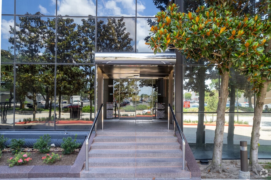 More Photos Of 10777 Westheimer Rd, Houston Office For Sale