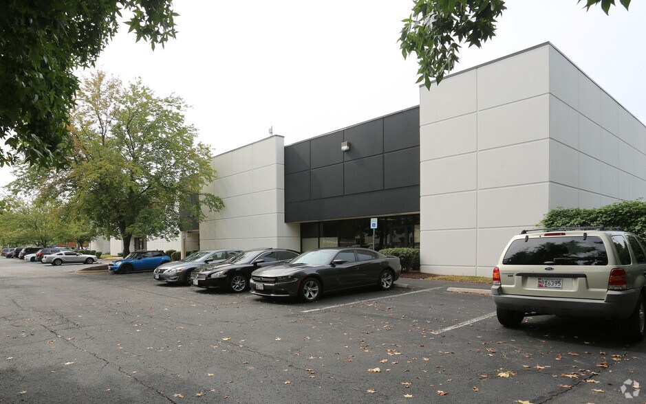 More Photos Of 9200-9216 Hampton Overlook, Capitol Heights Warehouse For Lease