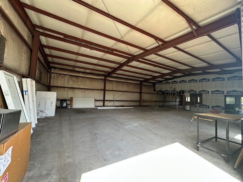 More Photos Of 3956 N US Highway 17, Deland Flex For Sale