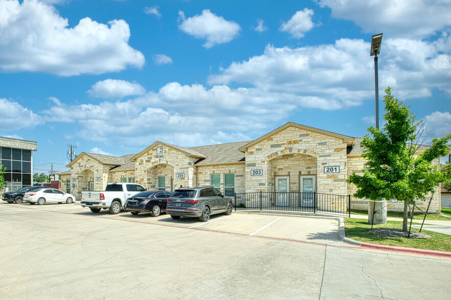 Primary Photo Of 1009 W Pecan St, Pflugerville Medical For Sale