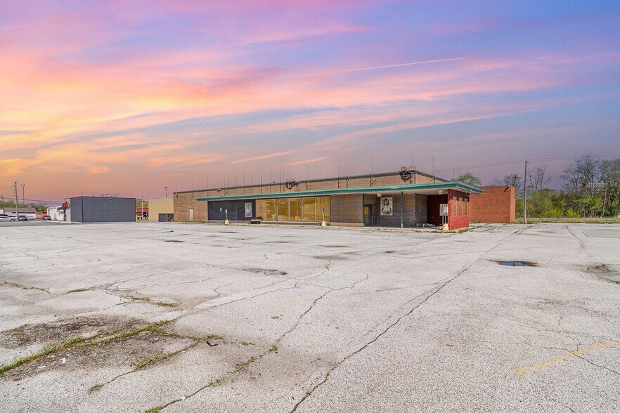 Primary Photo Of 3232 Central Ave, Lake Station Supermarket For Lease