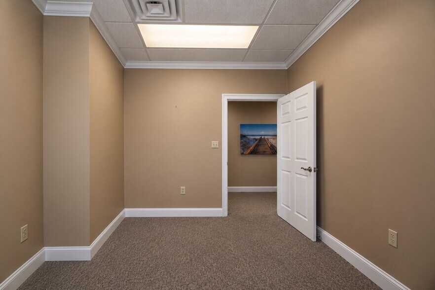 More Photos Of 1303 Courthouse Rd, Stafford General Retail For Sale