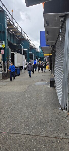 More Photos Of 9215 Roosevelt Ave, Jackson Heights Office For Lease