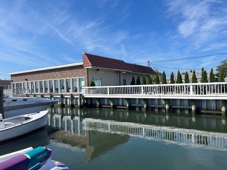 More Photos Of 95 Hudson Ave, Freeport Restaurant For Sale