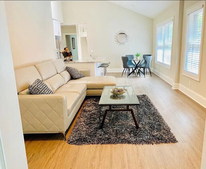 More Photos Of 323 4th St NE, Atlanta Apartments For Sale