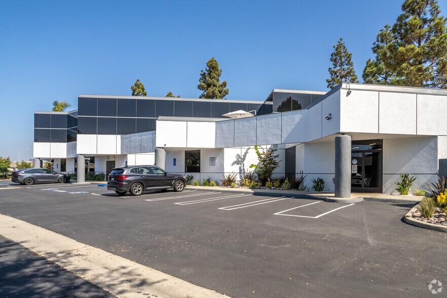 More Photos Of 2729 Bristol St, Costa Mesa Medical For Sale