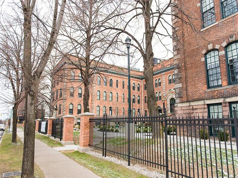 More Photos Of 300 Alexander St, Rochester Apartments For Sale