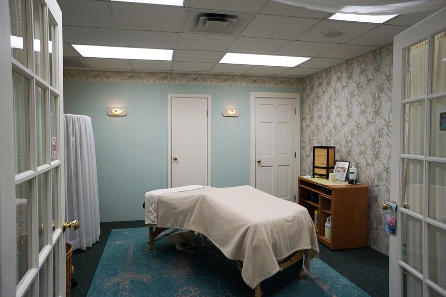 More Photos Of 1 Park Place Ave, Fredonia Office For Lease