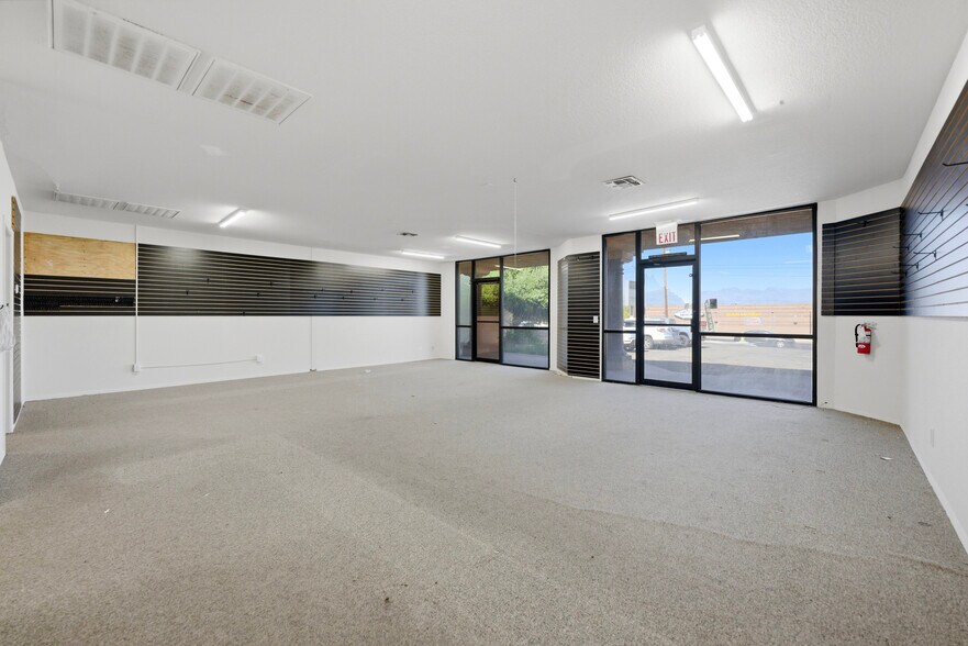 More Photos Of 3712 Highway 95, Bullhead City General Retail For Lease