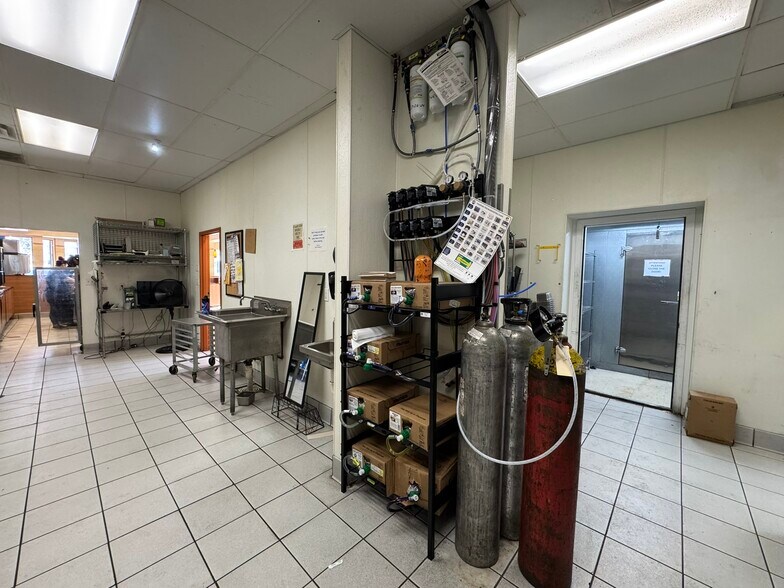 More Photos Of 2253 S Grand Blvd, Saint Louis Freestanding For Lease