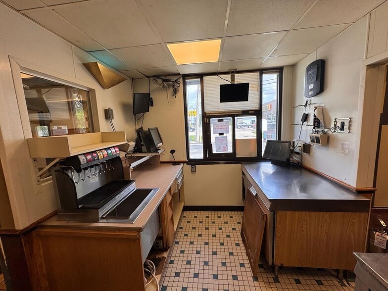 More Photos Of 1830 Columbus Ave, Washington Court House Restaurant For Sale