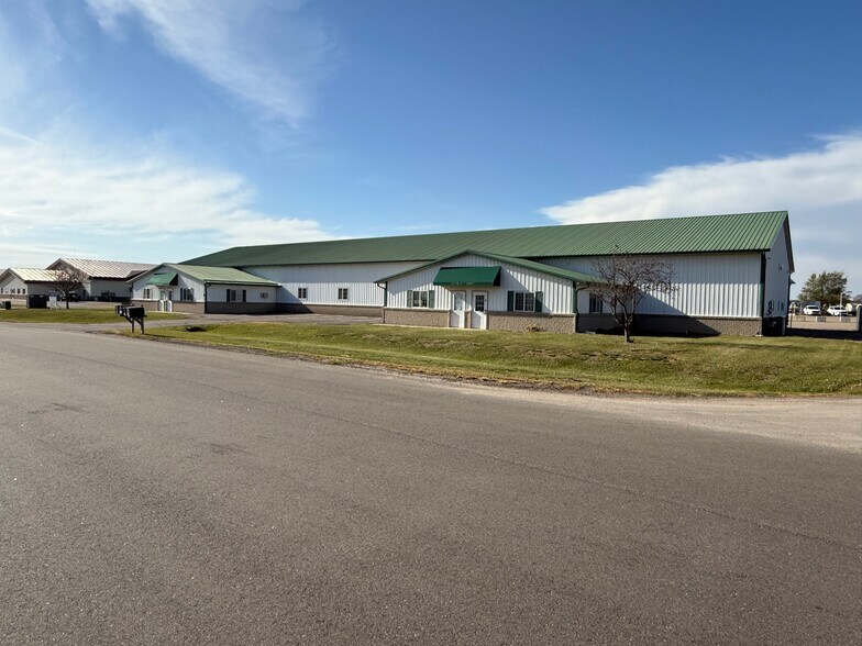More Photos Of 30659 Pearl Dr, Saint Joseph Warehouse For Lease