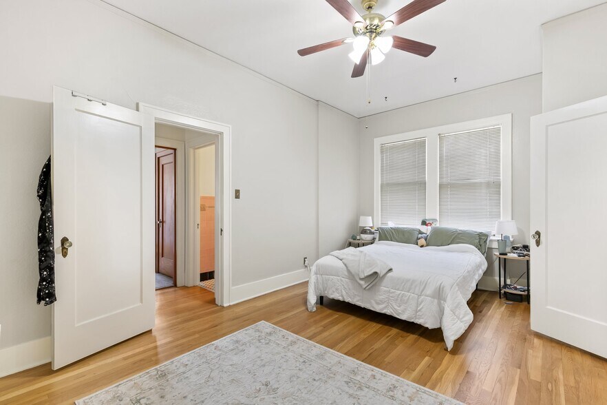 More Photos Of 128-130 E Monument St, Colorado Springs Office Residential For Sale