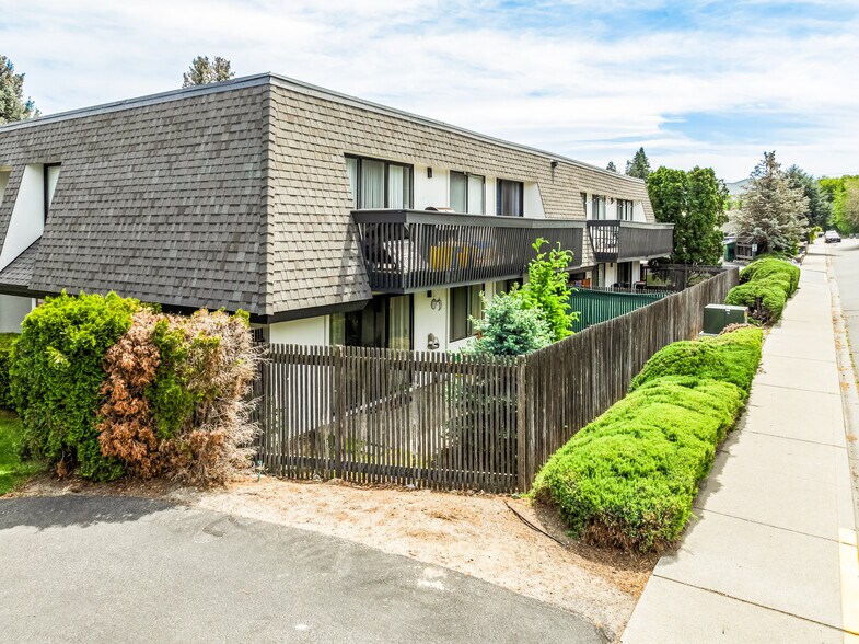 More Photos Of 1311 Westwood Ave, Wenatchee Apartments For Sale