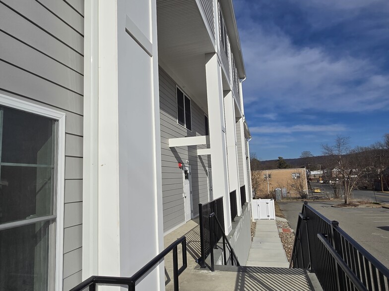 More Photos Of 237 Main St, Hackettstown Apartments For Sale