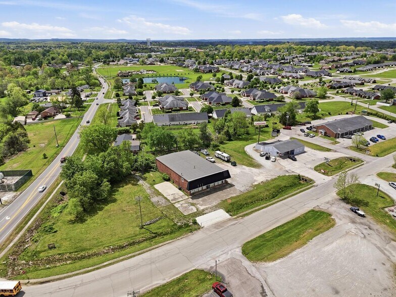 More Photos Of 149 Delaina Dr, Mount Washington Showroom For Sale