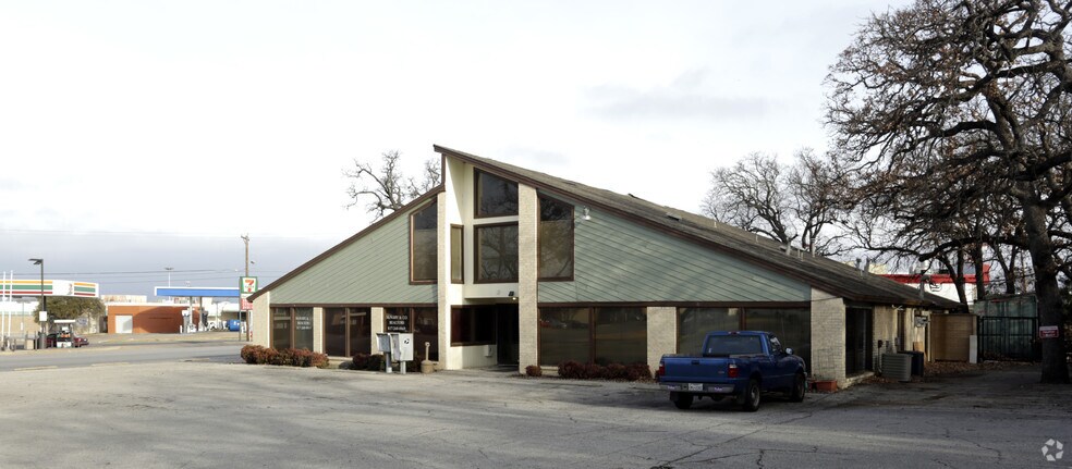 More Photos Of 1230 Brown Trl, Bedford Office For Sale