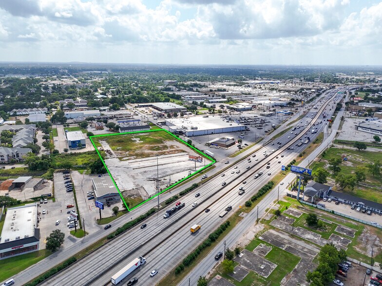 More Photos Of 4900 North Fwy, Houston Land For Lease