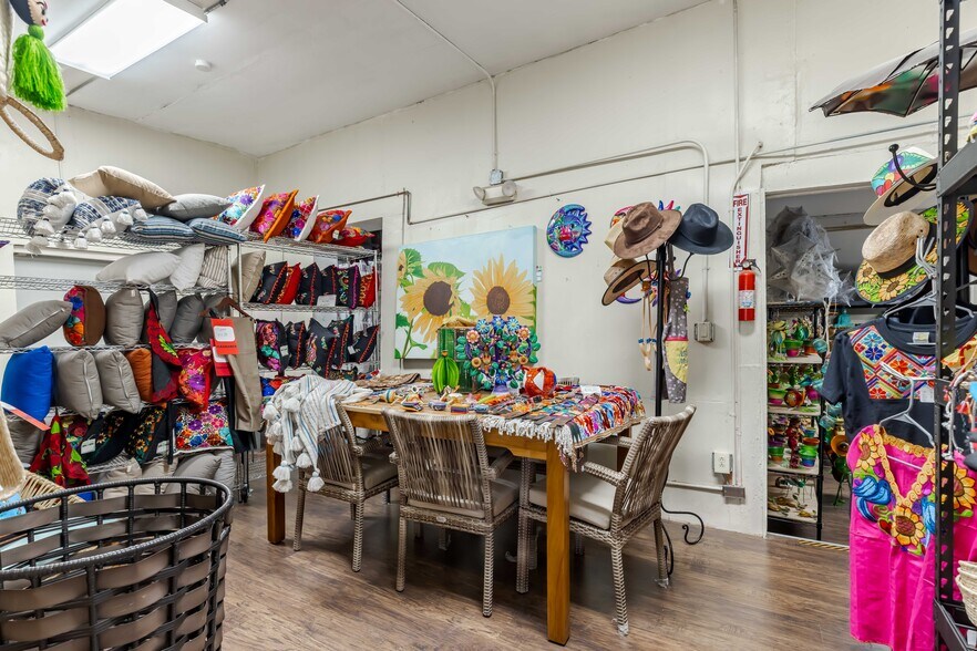 More Photos Of 1950 N Panam Expy, San Antonio Freestanding For Sale